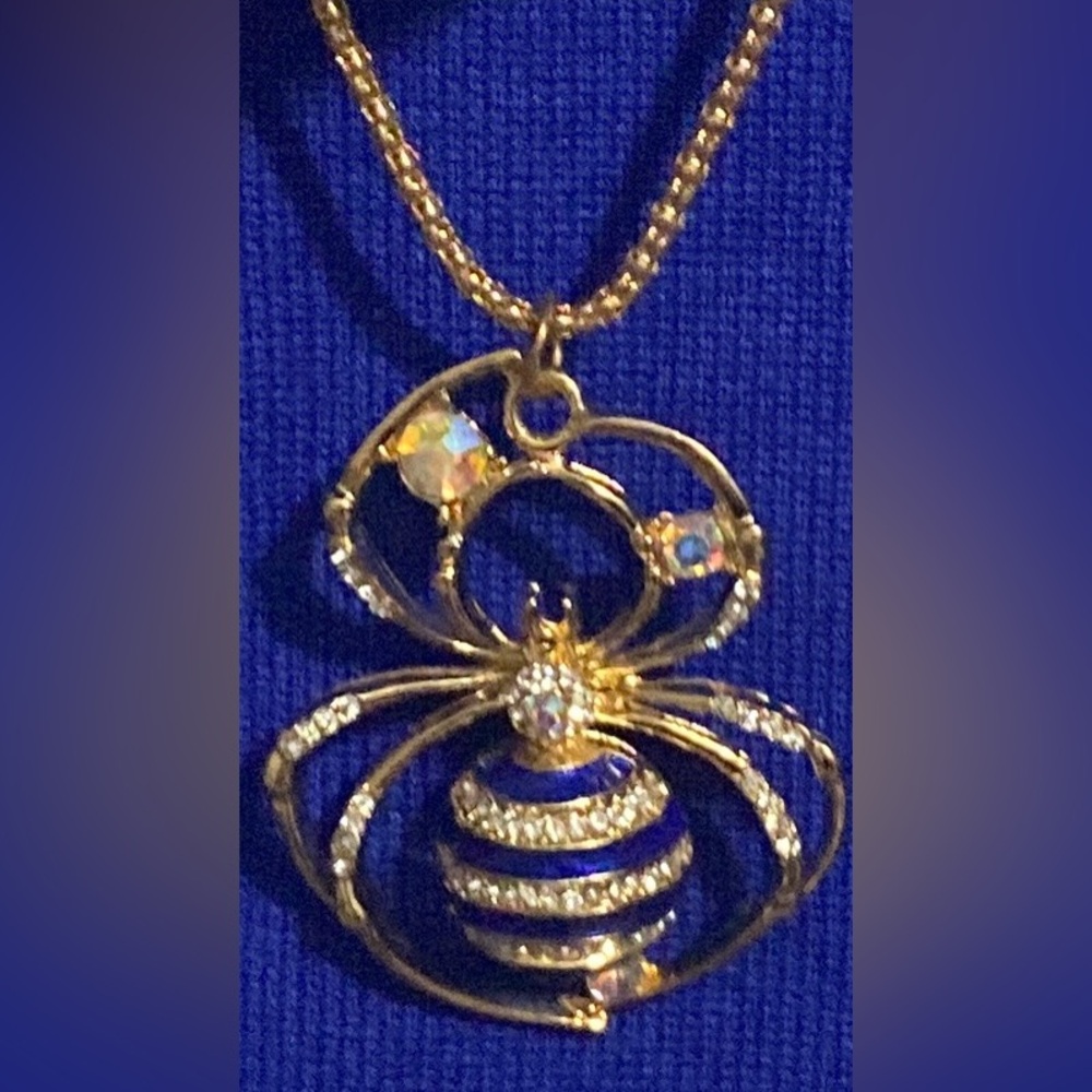 SPIDER NECKLACE 14” GOLD TONE WITH AURORA BOREALIS RHINESTONES NWOT